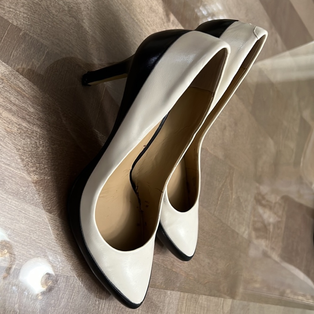 Ann Taylor navy and cream shoes 6.5